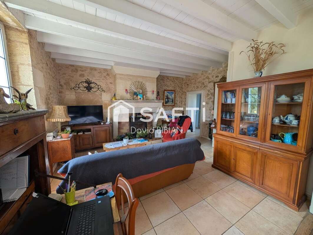 Maison 125 m² à Mourens  - photo 4