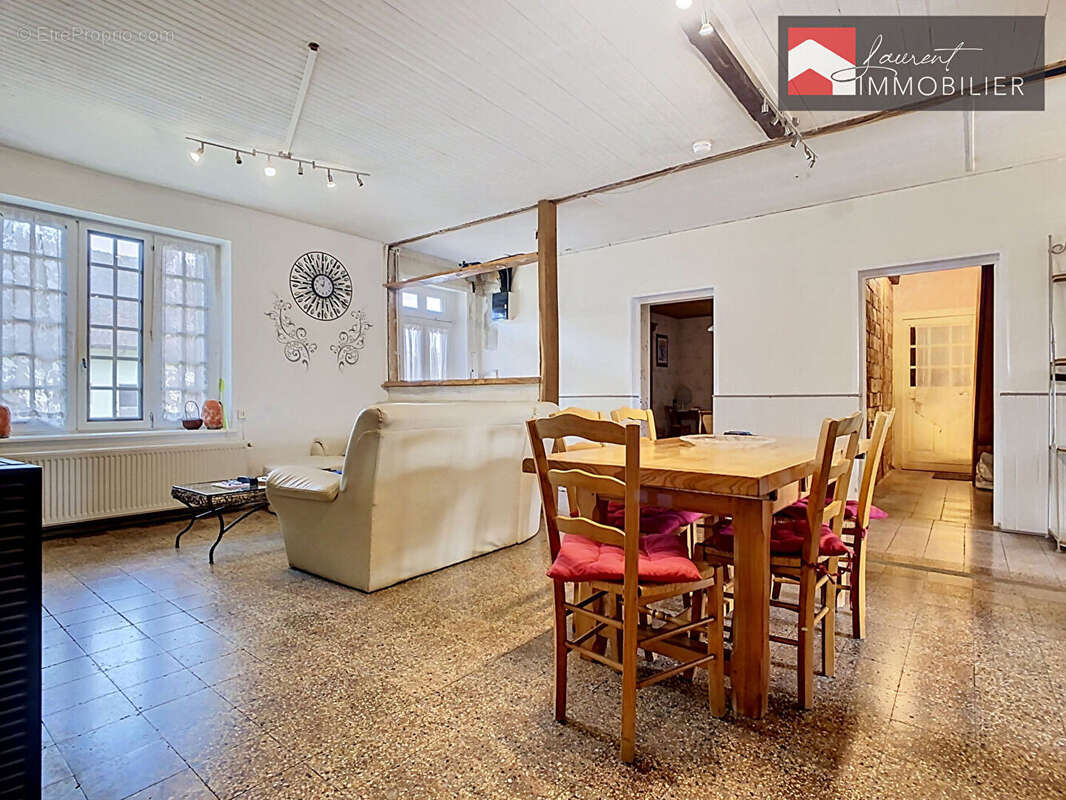 Maison à CUISERY