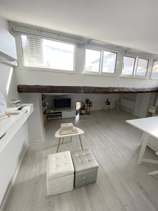 Appartement à MEZE