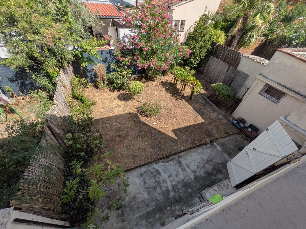 maison a étage avec garage et jardin - photo 9