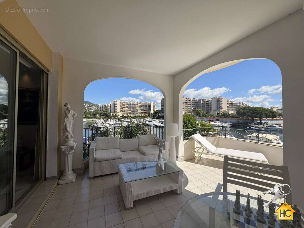 Appartement à MANDELIEU-LA-NAPOULE