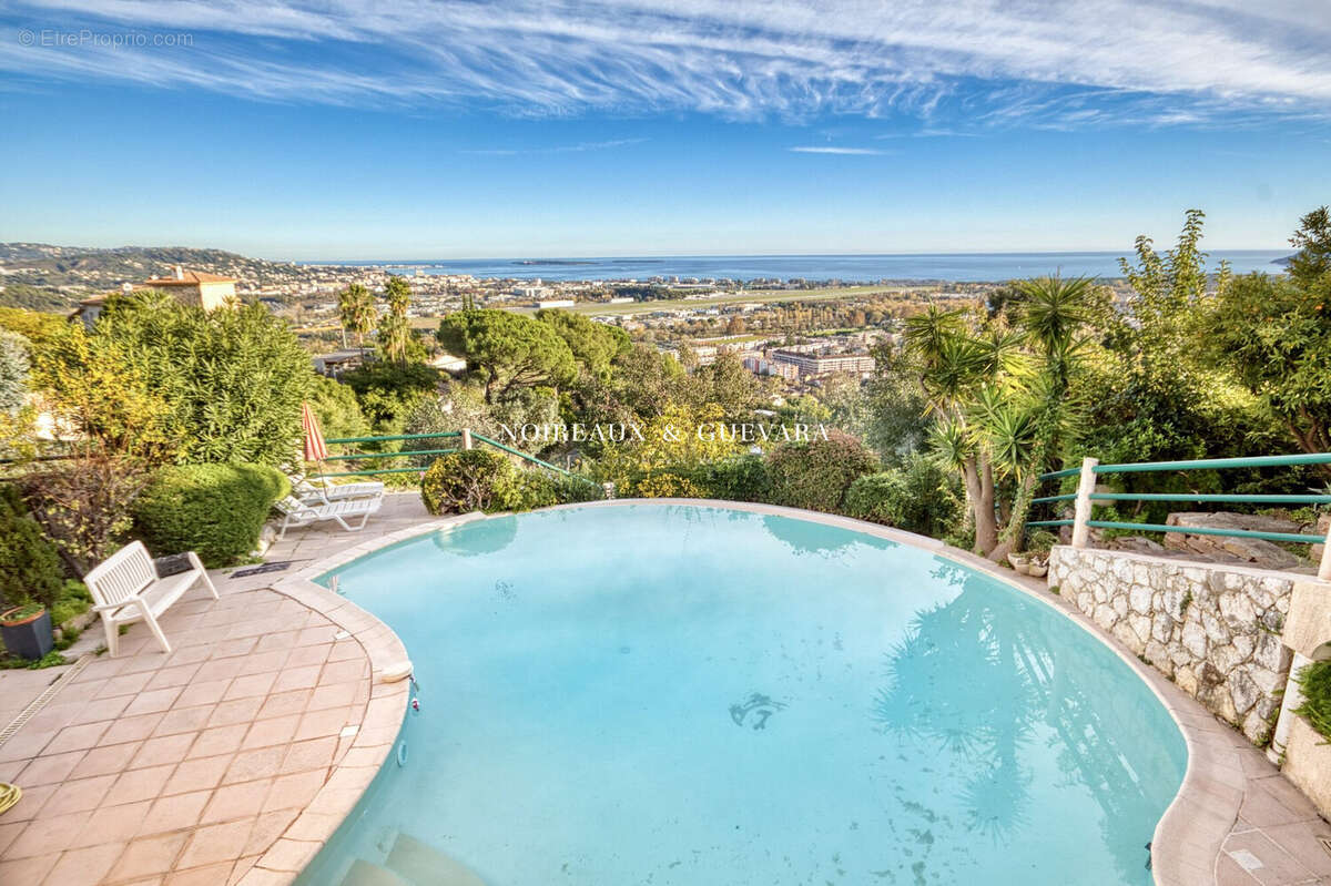 Maison à MANDELIEU-LA-NAPOULE