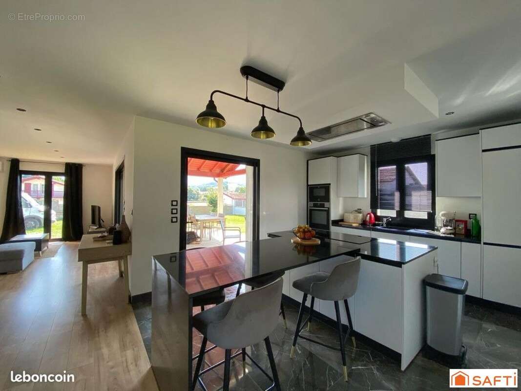 Maison 166 m² à Saint-Jean-Pied-De-Port  - photo 4