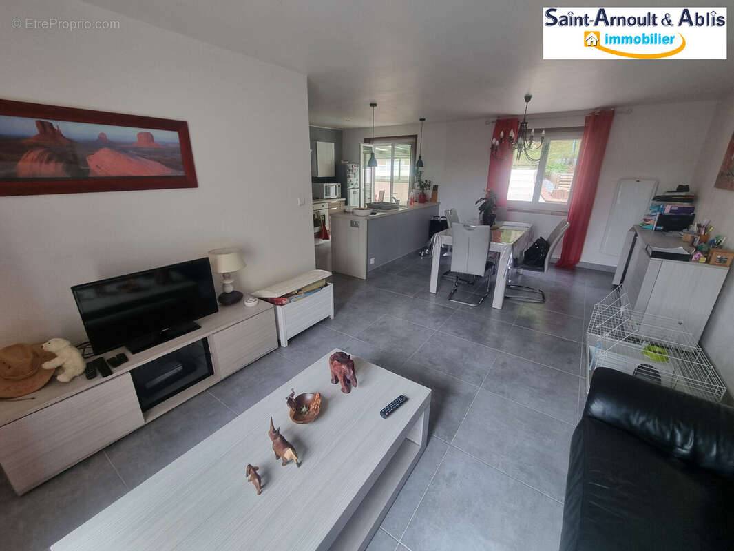 Maison à SAINT-ARNOULT-EN-YVELINES