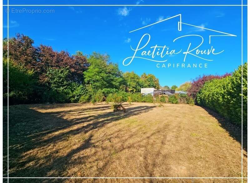 Terrain à SAINT-PIERRE-DE-CLAIRAC