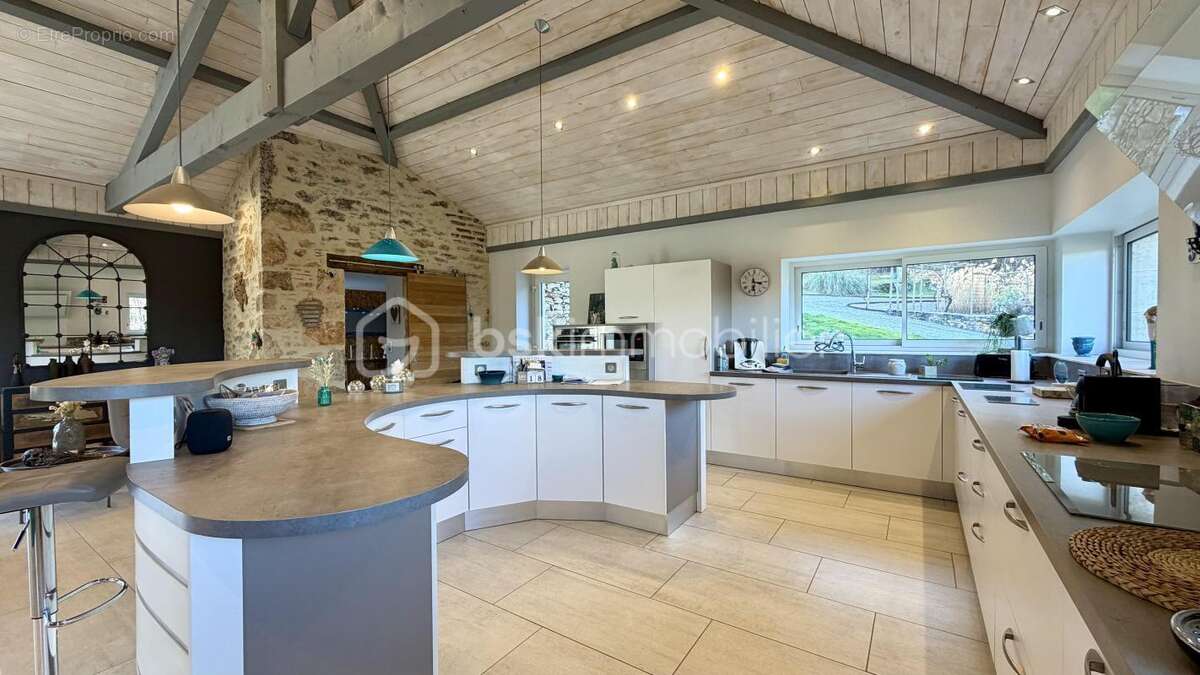 Maison à PUY-L'EVEQUE