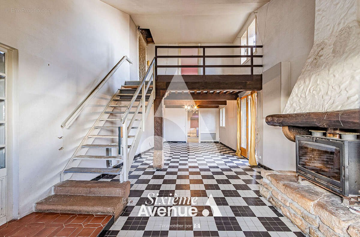 Maison à MORANCE