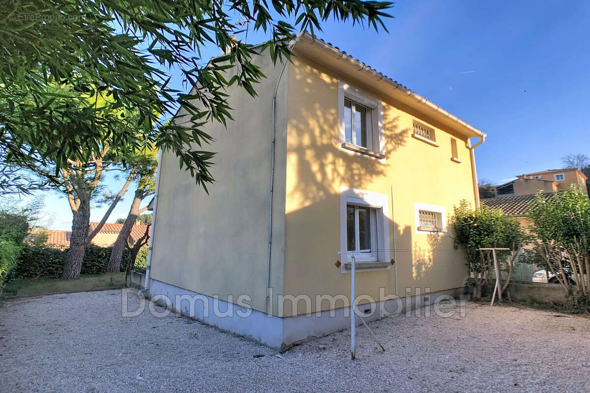 Maison à SAINT-SATURNIN-LES-AVIGNON