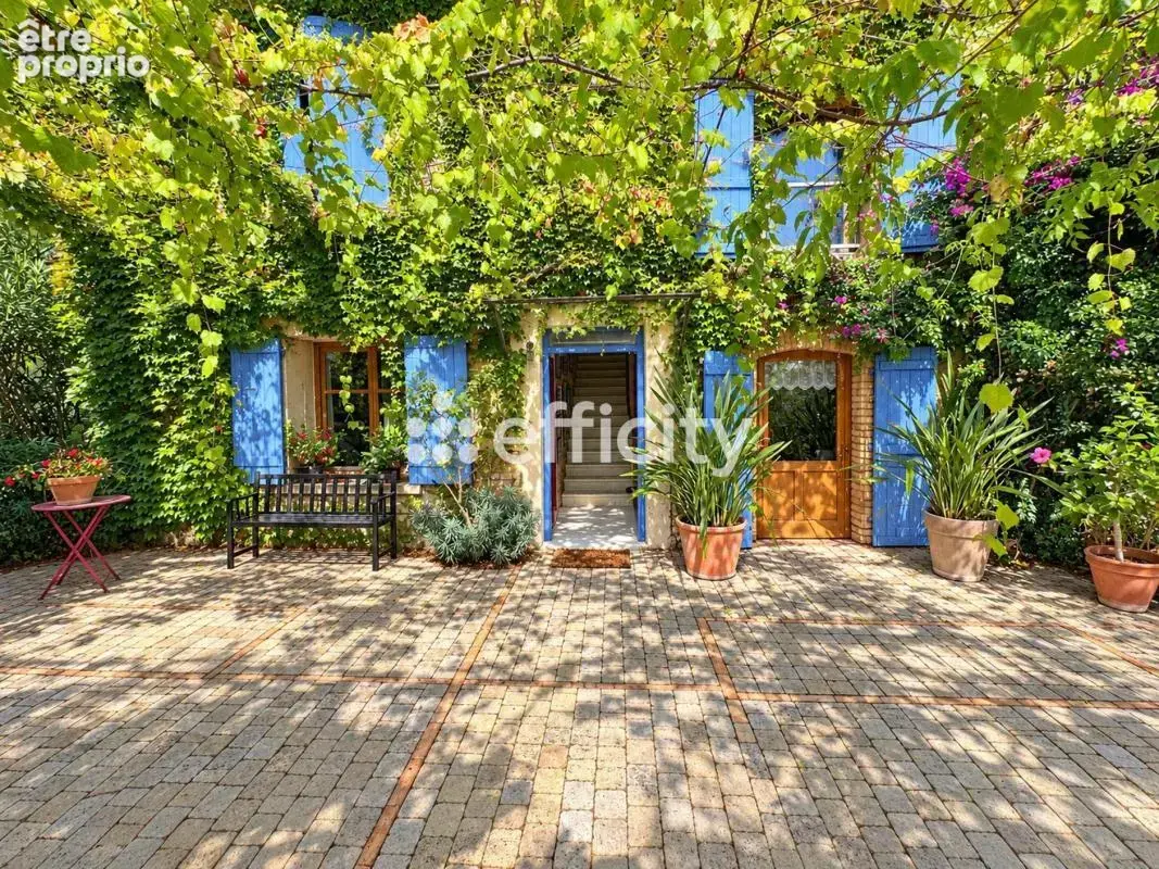 Maison 8 pièces 202 m² à vendre à Pont-Saint-Esprit (30130) - photo 4