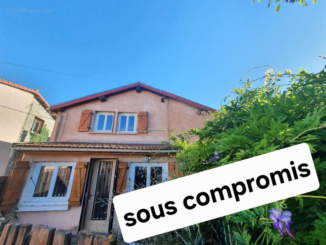 Maison à SAINT-BONNET-DE-MURE