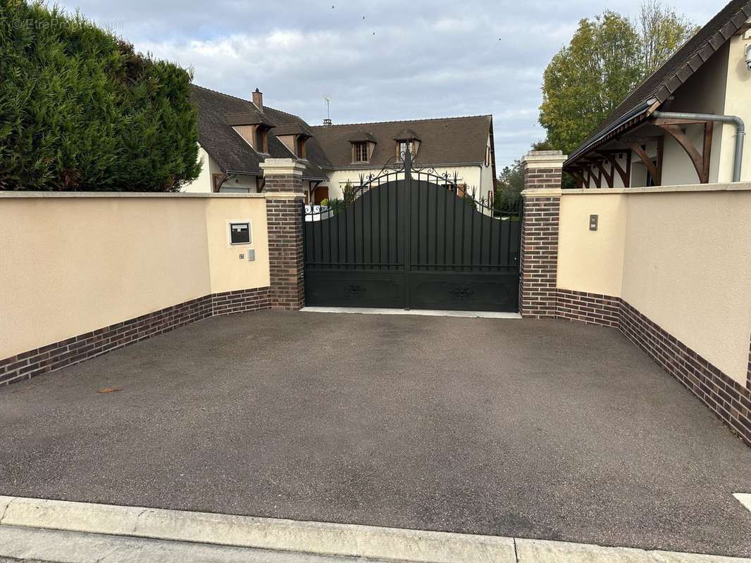 Maison à ROSIERES-PRES-TROYES