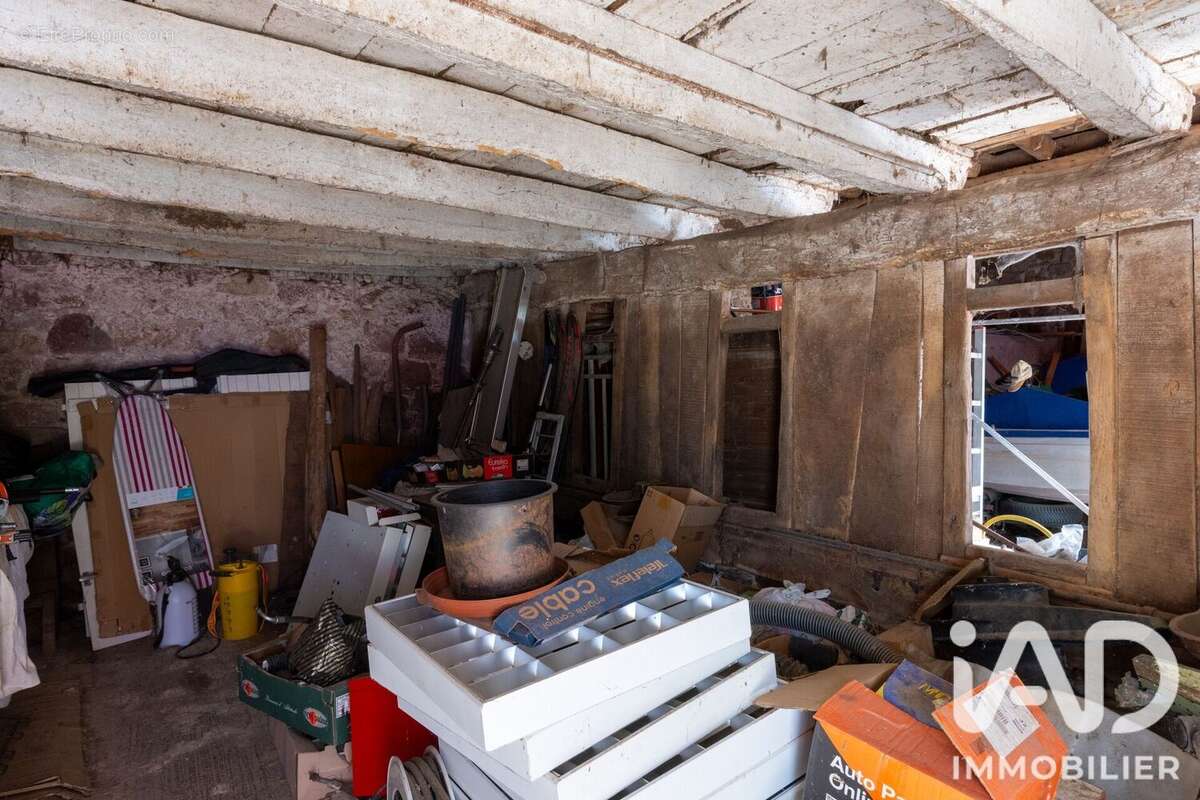 Maison 94 m² à Saint-Solve  - photo 6