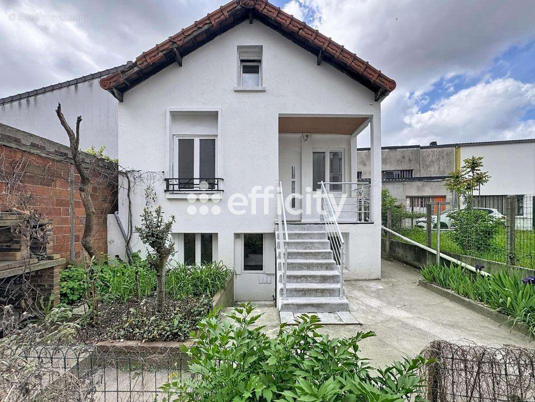 Maison à MONTREUIL