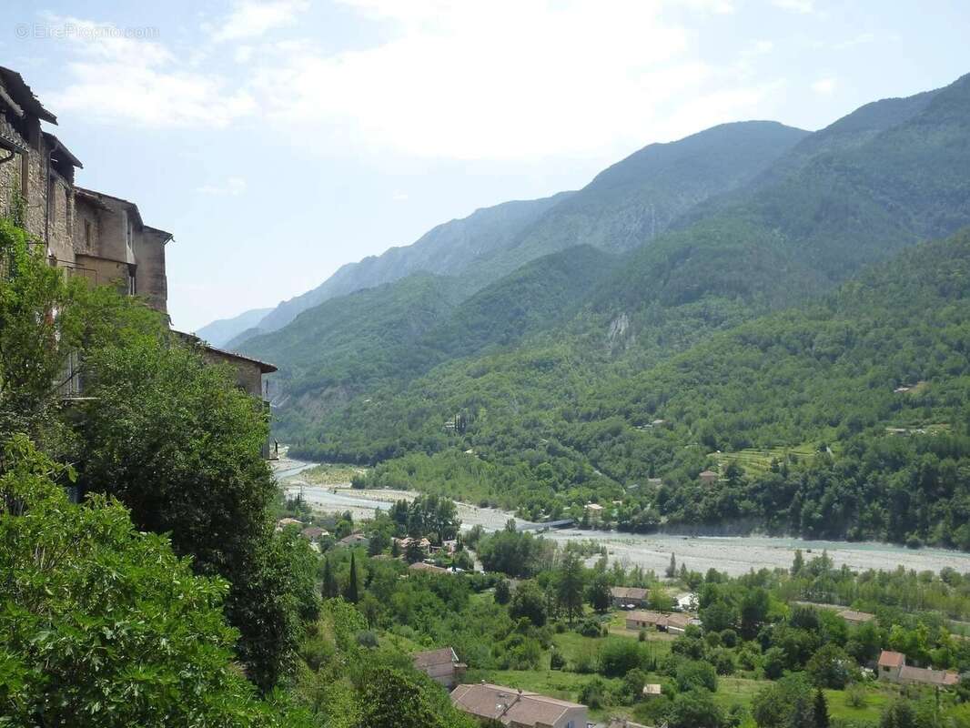 Maison à TOUET-SUR-VAR