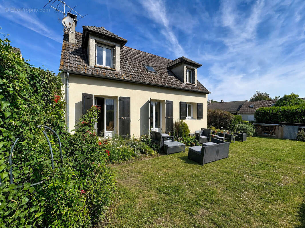 Maison à SAINT-CHERON