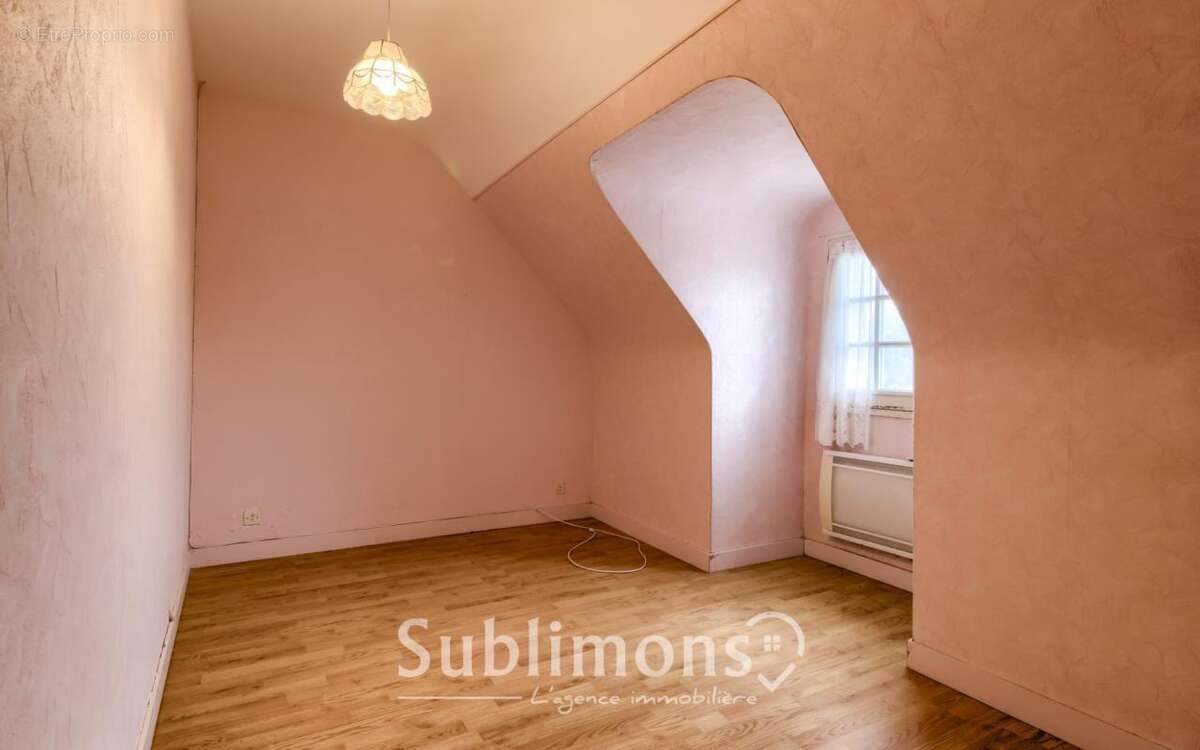 Maison à SURZUR