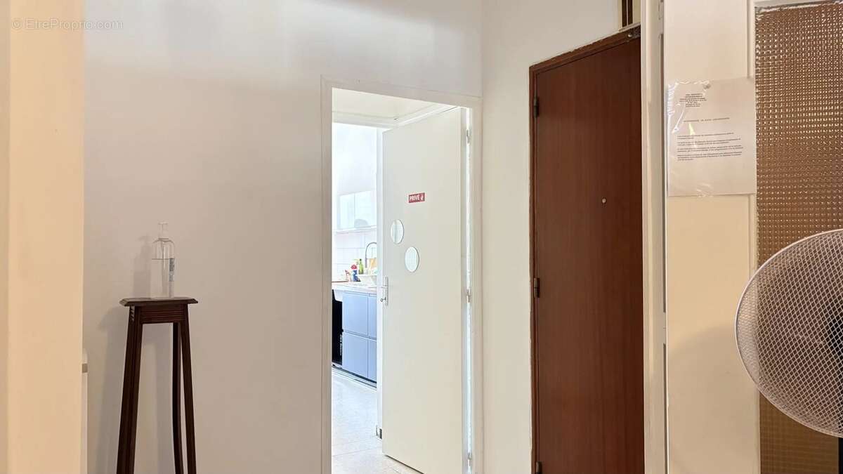 Appartement T3 - Terrasse - Résidence avec ascenseur - Possibilité d'activité professionnelle - Cave - photo 6