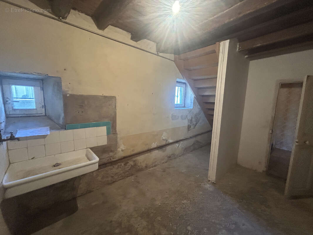 EXCLUSIVITE !! ASSIEU, Ferme 145 m2 habitables environ sur 2 niveaux et terrain. - photo 11