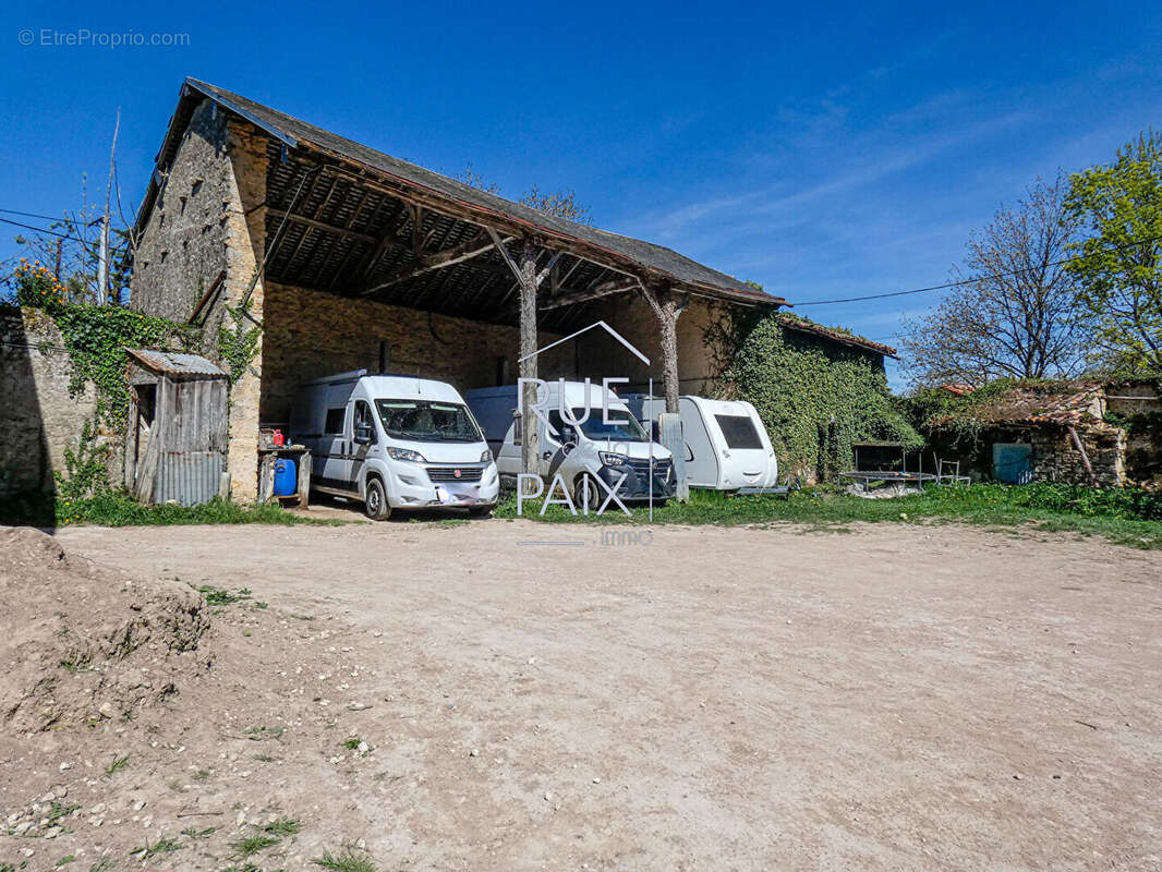 Maison à SAINT-JEAN-DE-SAUVES