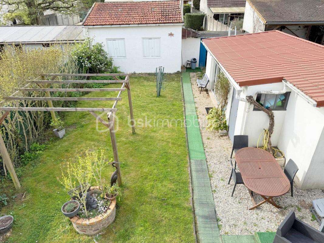 Maison à SAINTE-GENEVIEVE-DES-BOIS