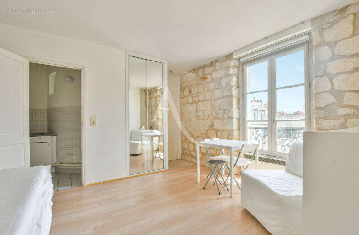Appartement à PARIS-7E