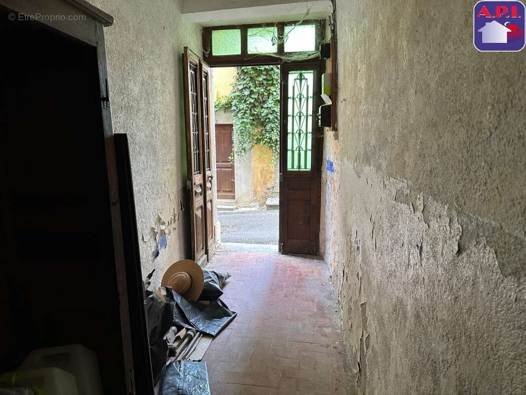 Maison 268 m² à Castillon-En-Couserans  - photo 2