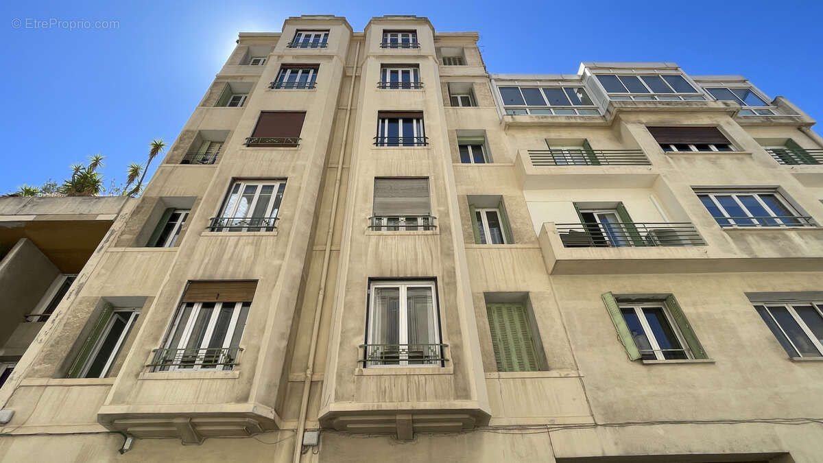 Appartement à MARSEILLE-6E