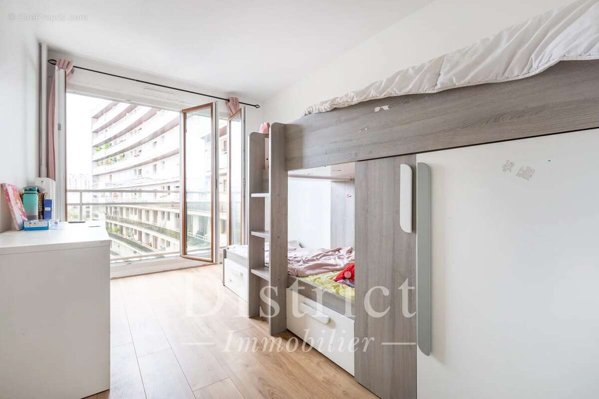 Appartement à PARIS-15E