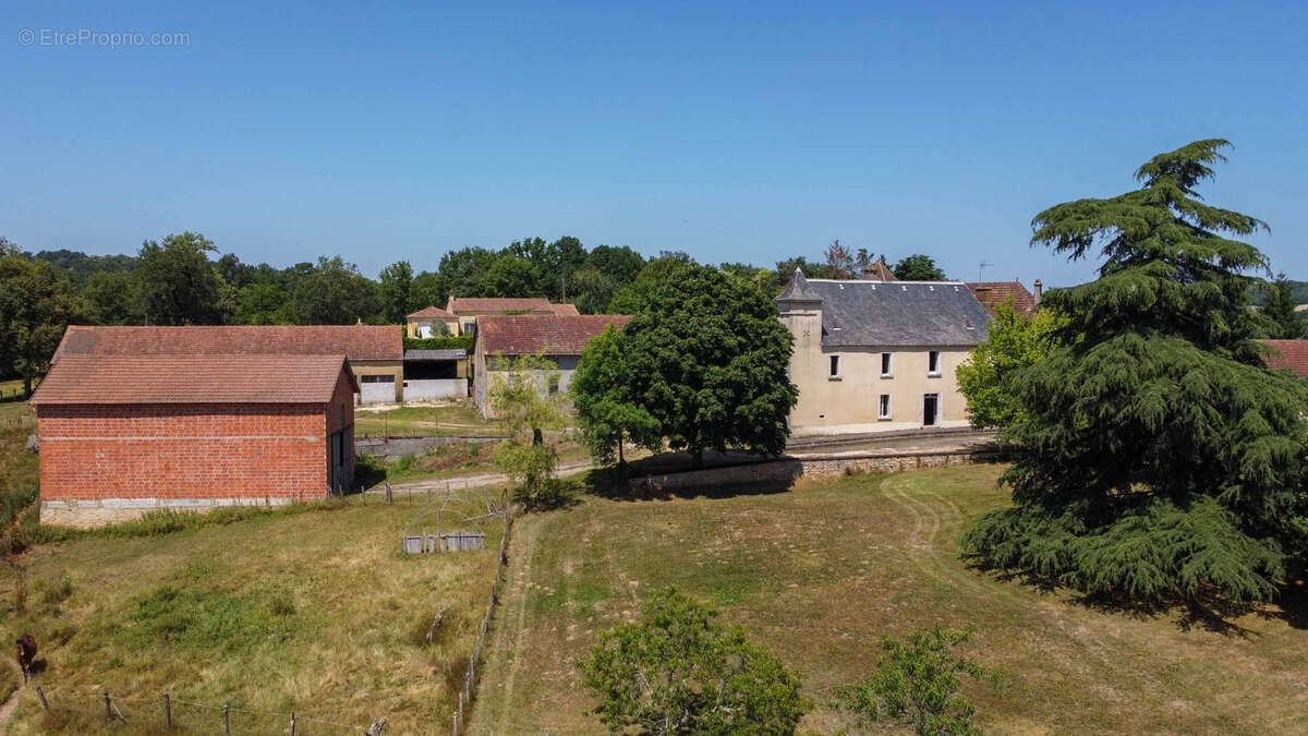 Maison à SAINT-MARTIAL-DE-NABIRAT