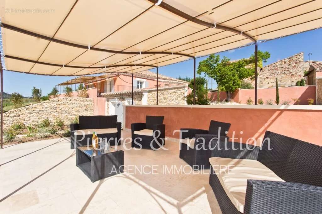 Maison à ROUSSILLON