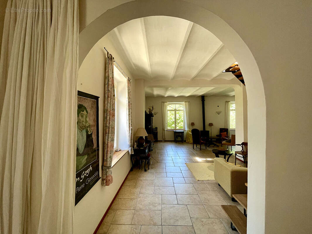 Appartement à MEYRANNES