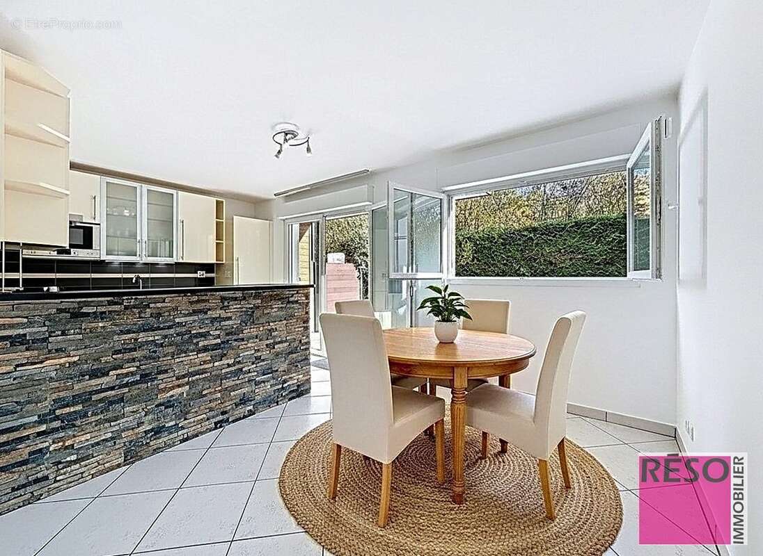 Maison à VETRAZ-MONTHOUX