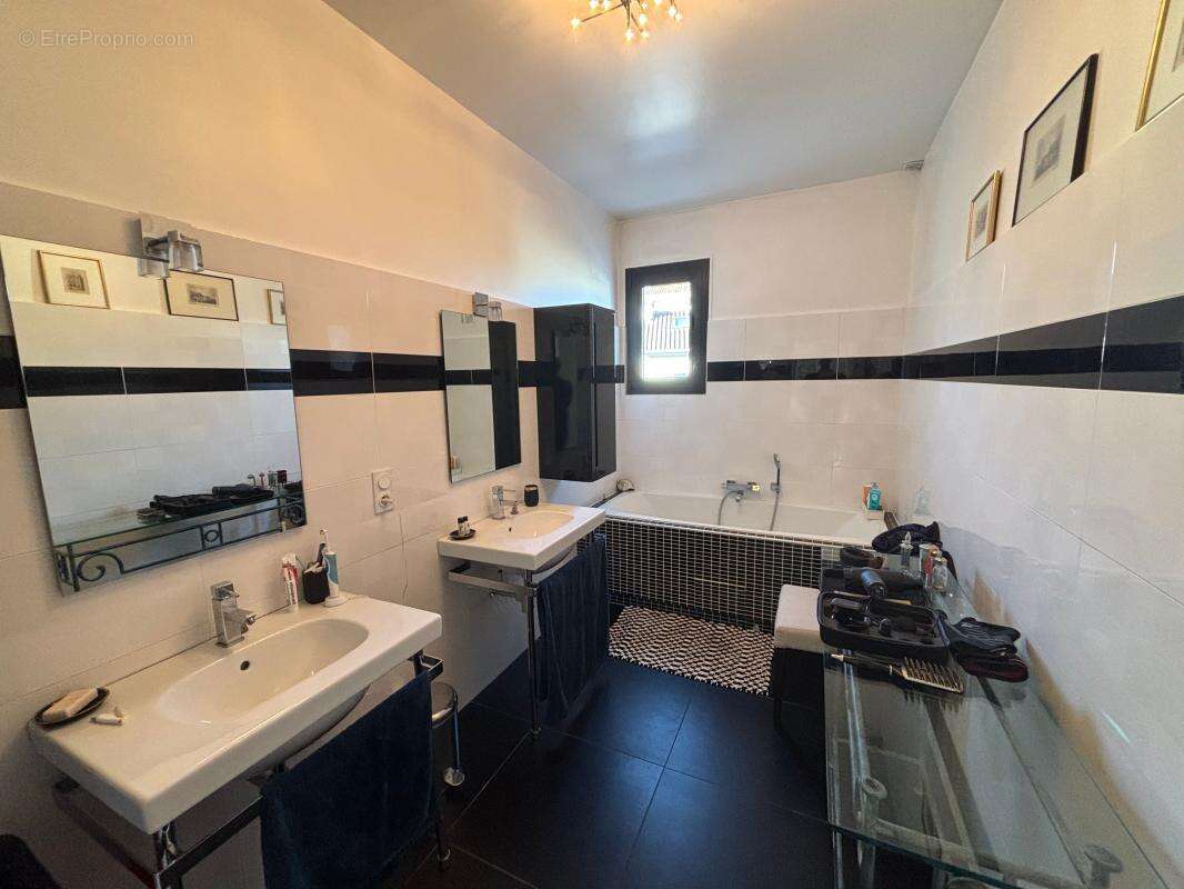 Pau Trespoey, villa à vendre - 220m² - 4 chambres, bureau, garage, buanderie et piscine - photo 21