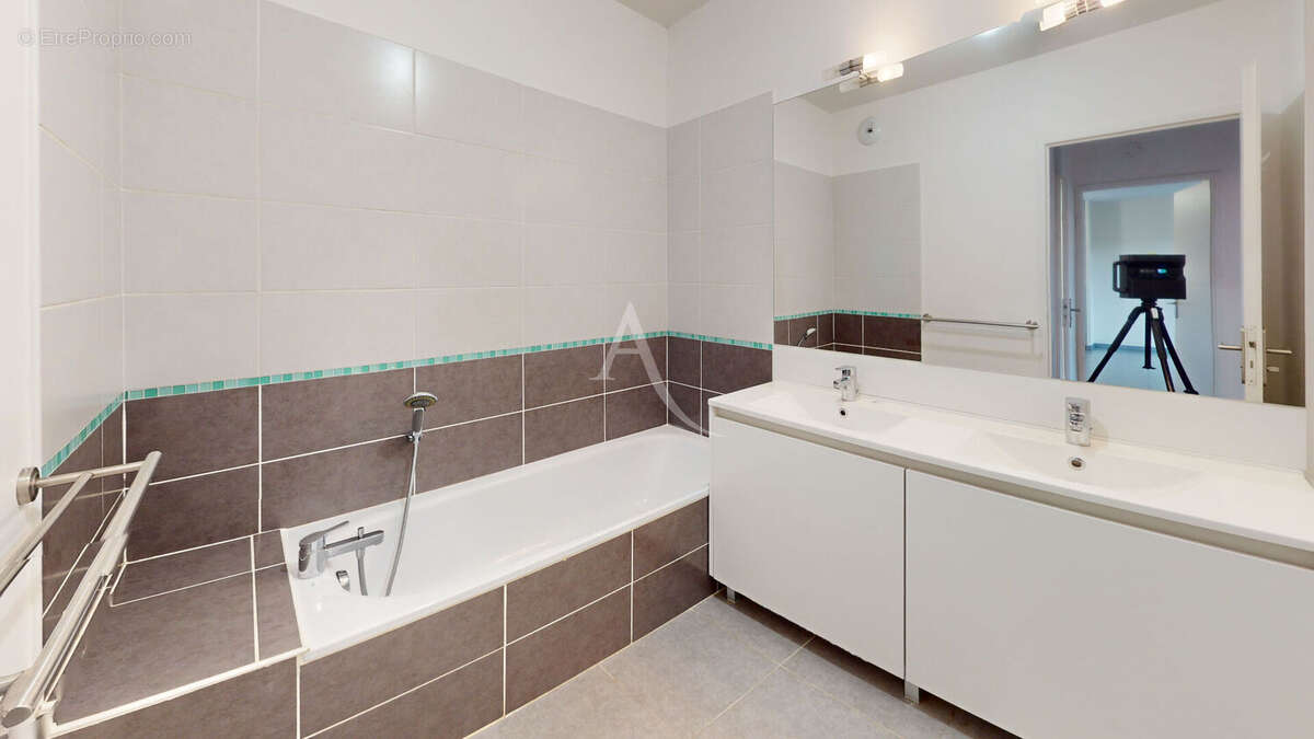 Appartement à LA SALVETAT-SAINT-GILLES