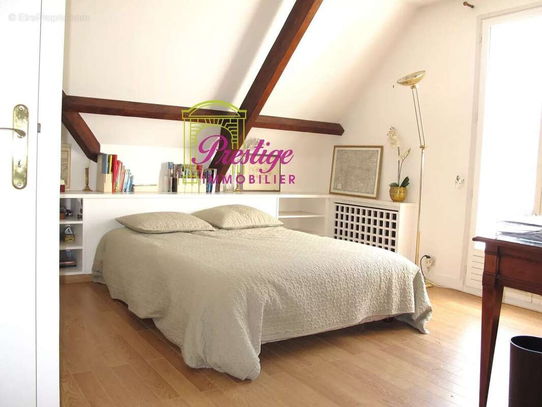 Maison à LE MESNIL-LE-ROI