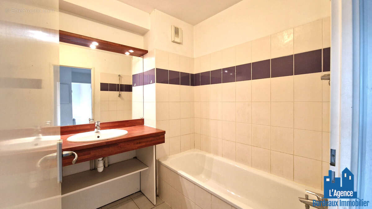 Appartement à AMBARES-ET-LAGRAVE