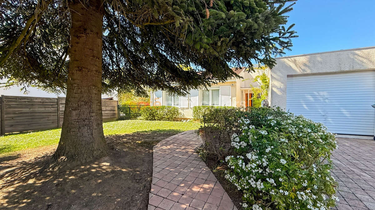 Maison à COMBS-LA-VILLE