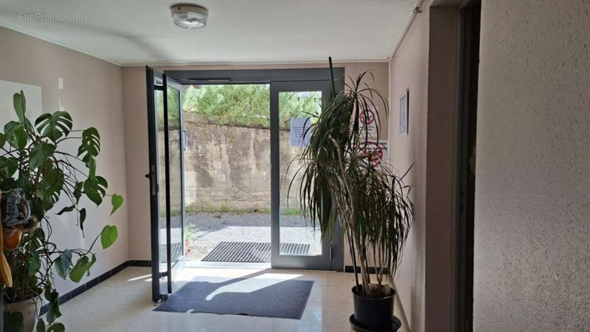 À vendre – appartement t3 avec balcon, garage et cave à digne-les-bains - photo 6