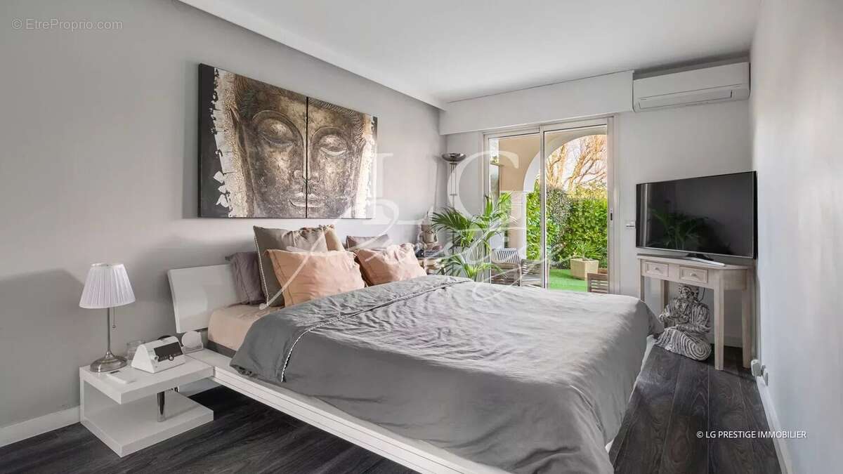 Appartement à MANDELIEU-LA-NAPOULE