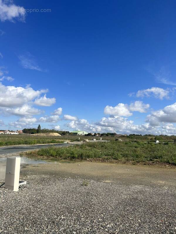 Terrain à YVES