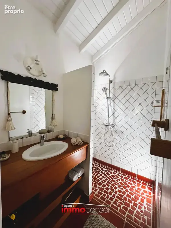 Saint-françois   villa de charme avec piscine, jacuzzi et excellente rentabilite locative - photo 13