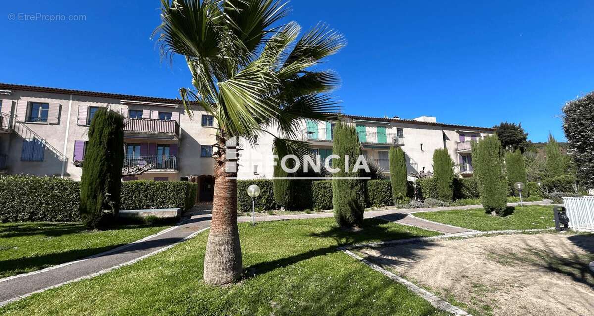 Appartement à LORGUES