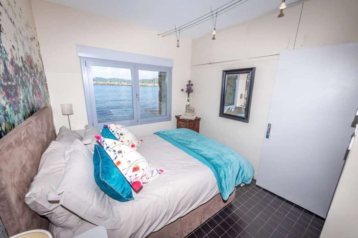 Maison à ROQUEBRUNE-SUR-ARGENS