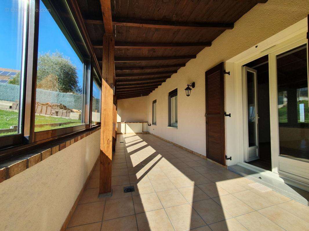 Maison à VILLEMANOCHE