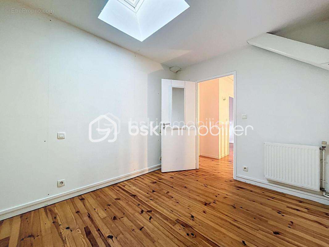 Rare aux Minimes – T4 Duplex esprit maison – Parking – Métro 3 min – 320 000 € - photo 11
