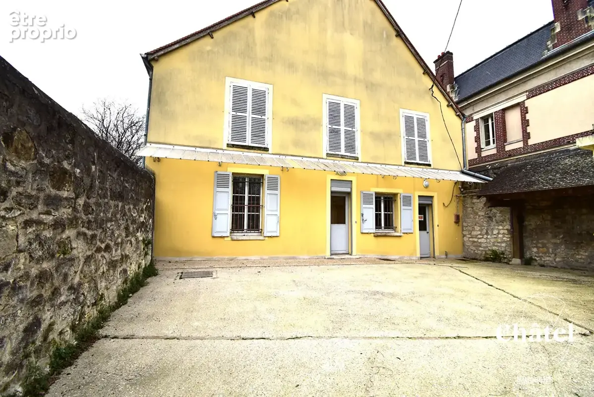 SENLIS Centre Ville - Immeuble  2 étages - Avec PC - photo 13