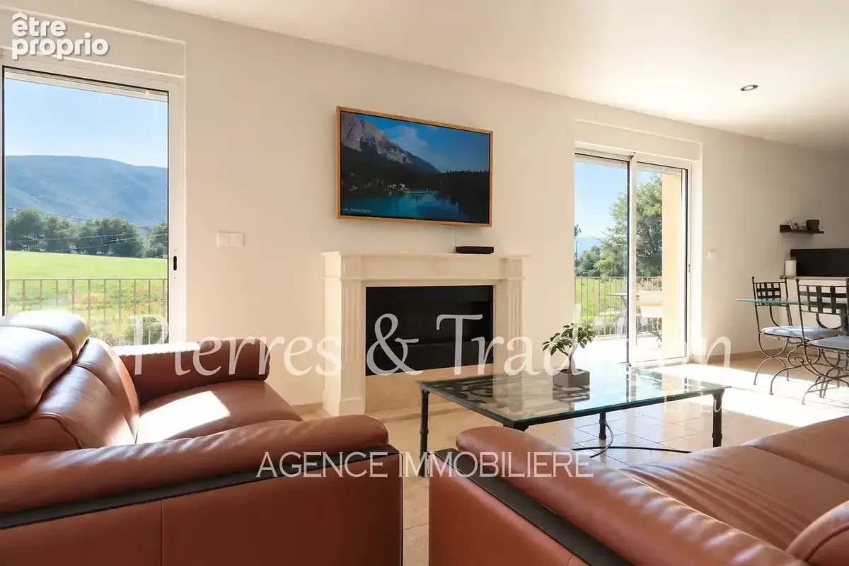 Propriété de charme avec 6 chambres sur plus de 8 500 m² de terrain - photo 3