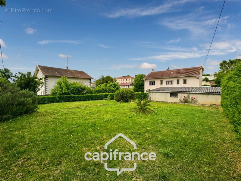 Maison à ROUSSILLON
