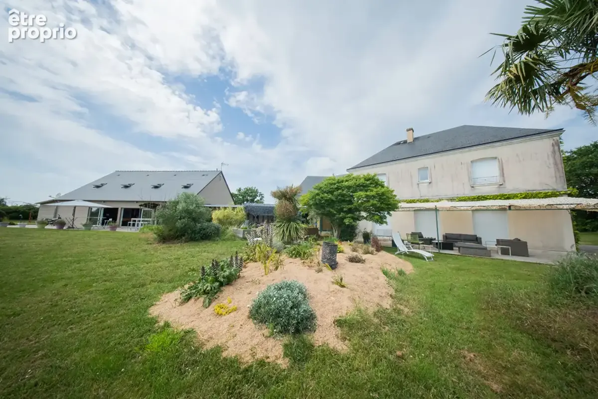 À 5 minutes de Chateau-Gontier sur Mayenne, ensemble immobilier composé de deux maisons distinctes au calme et proche de Château - photo 8