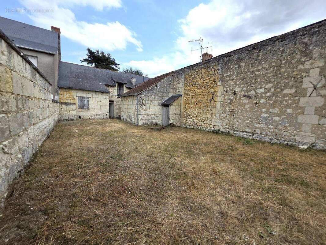 Photo 1 - Maison à VERNOIL
